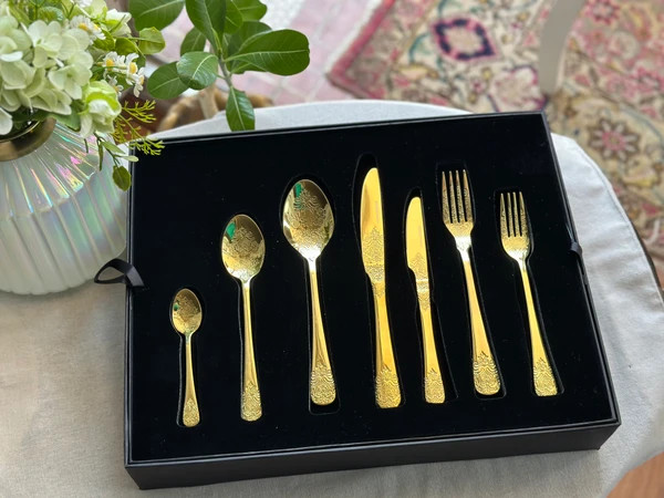 سرویس قاشق چنگال کاراجا 84 پارچه 12 نفره مدل Elegance Gold