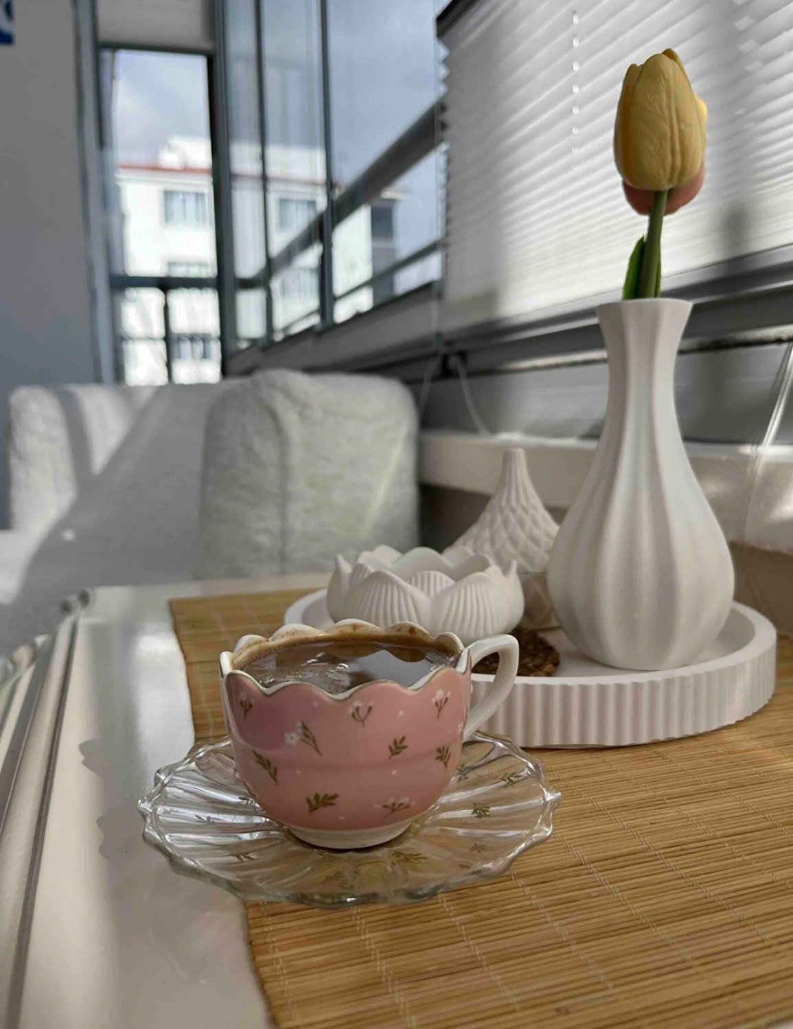 ست فنجان قهوه ۴ پارچه انگلیش هوم مدل Purepetal New Bone China با نعلبکی شیشه‌ای